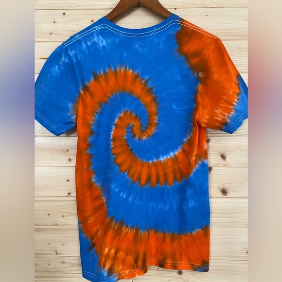 NEW Unisex Small GILDAN Soft Style Blue Orange Spiral Ballfield Tie Dye Team - Picture 6 of 10
